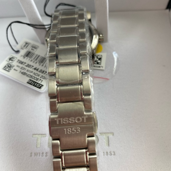 NEW🌟🇨🇭TISSOT Titanium with Sapphire Crystal 32mm, Swiss Made - Picture 7 of 12